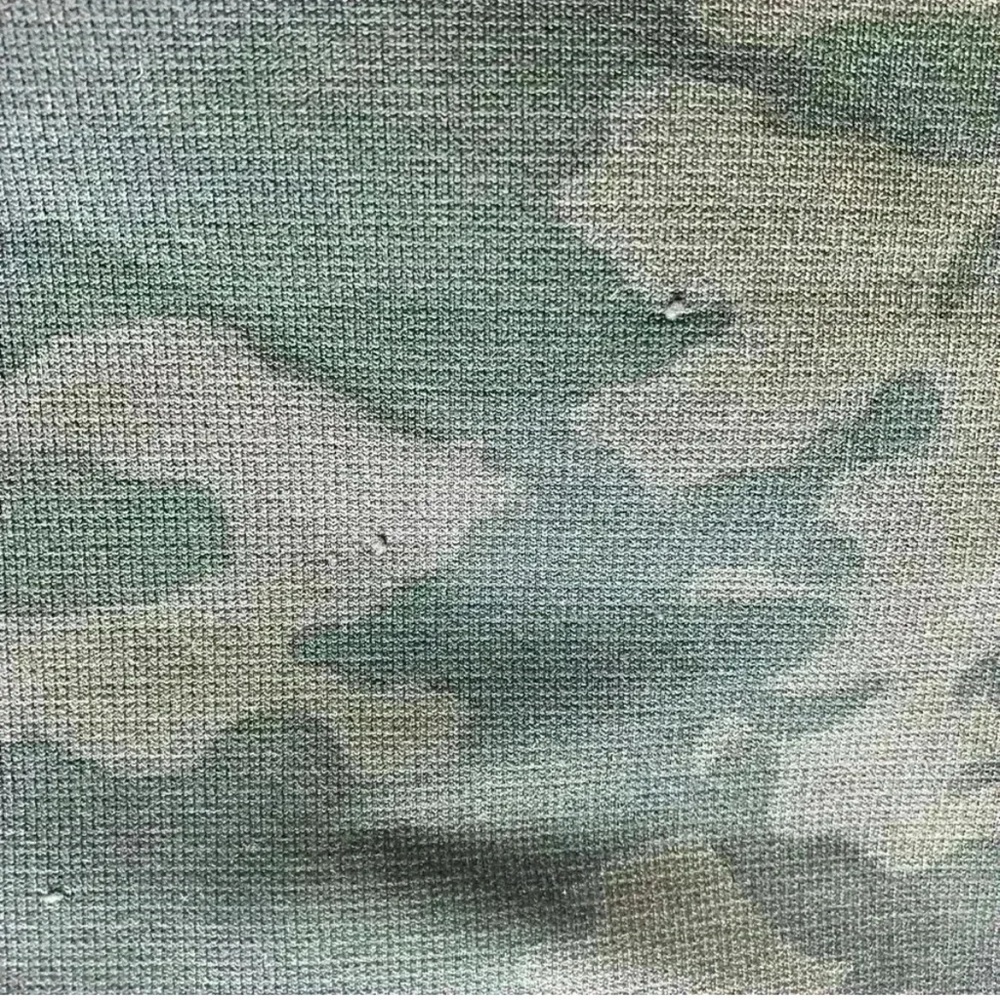 SPANX Look at Me Now Seamless Leggings Camo
High Waisted - Picture 4 of 9